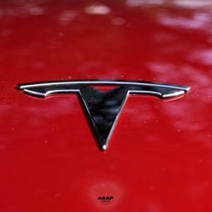 Tesla Model Y windscreen replacement